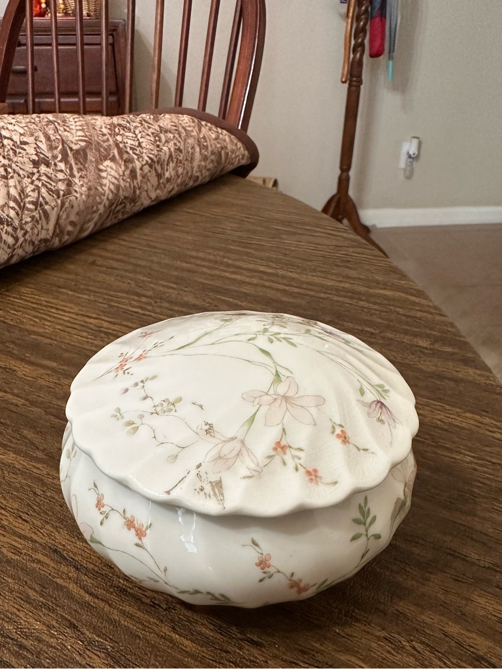Porcelain Floral Covered Trinket Box - White with Pastel Floral